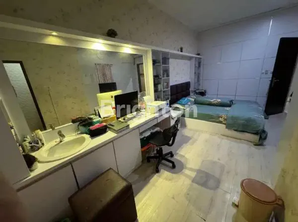 image RUMAH MEWAH DI TAMAN ALFA INDAH JAKARTA SELATAN (8)