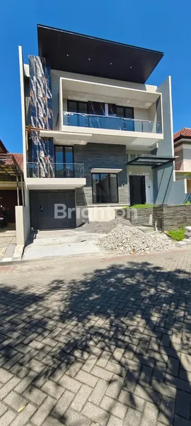 image DIJUAL RUMAH GRESS MINIMALIS MODERN MURAH CITRALAND SURABAYA (1)