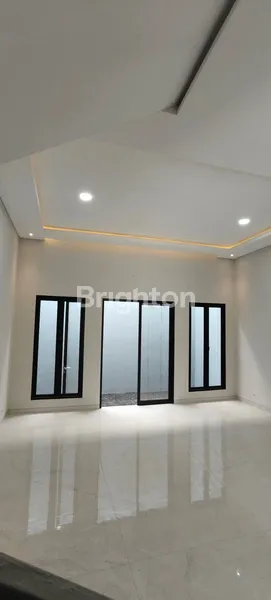 image DIJUAL RUMAH GRESS MINIMALIS MODERN MURAH CITRALAND SURABAYA (3)