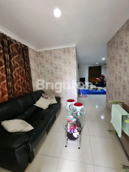 image RUMAH CANTIK DI BOULEVARD KOTA WISATA (1)