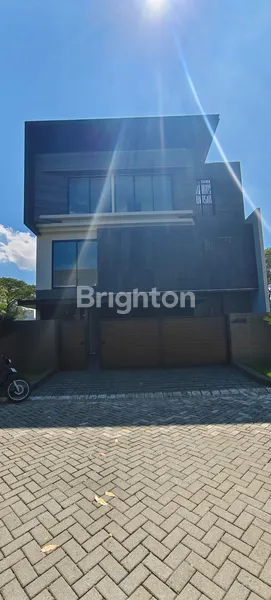 image DIJUAL RUMAH MEWAH MODERN MINIMALIS DAN MURAH CITRALAND SURABAYA (3)