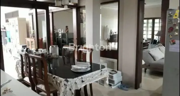 image RUMAH LUAS DEKAT S.PARMAN (4)