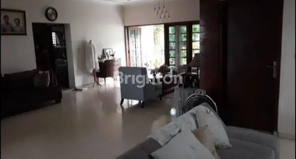 image RUMAH LUAS DEKAT S.PARMAN (2)