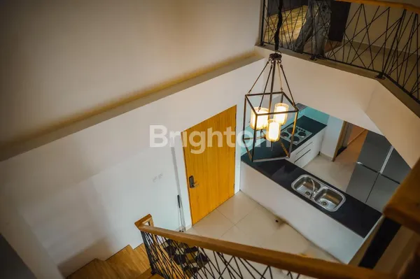image APARTEMEN MAQNA RESIDENCE FULL FURNISHED: MEWAH MEZANINE LOFT 2 BEDROOM DI MERUYA UTARA, KEMBANGAN, JAKARTA BARAT. MILIK PUBLIC FIGURE (4)