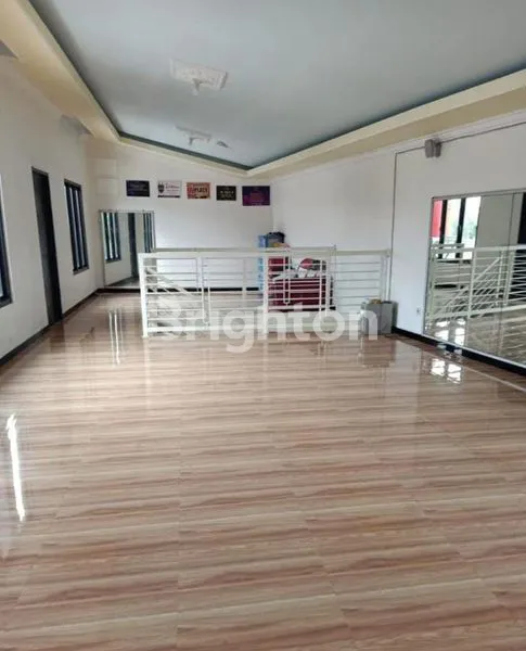 image RUMAH TINGGAL DAN TEMPAT USAHA (7)