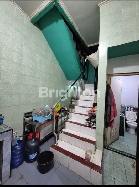 image RUMAH JELAMBAR 2 LANTAI PINGGIR JALAN COCOK UNTUK USAHA (3)