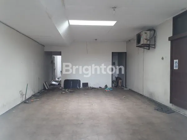 image MRICAN RUMAH COCOK UNTUK KANTOR SHOWROOM PINGGIR JALAN RAYA TENTARA PELAJAR SEMARANG (3)