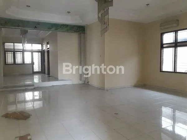 image MRICAN RUMAH COCOK UNTUK KANTOR SHOWROOM PINGGIR JALAN RAYA TENTARA PELAJAR SEMARANG (7)