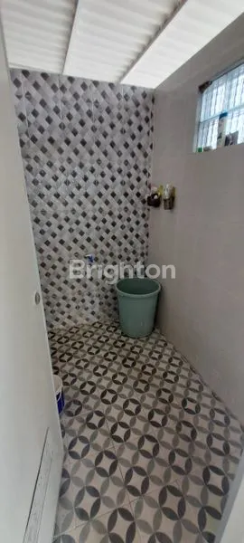 image RUMAH DI JAMBANGAN  SURABAYA SELATAN LOKASI STRATEGIS (2)