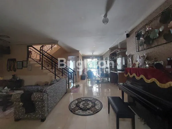image DIJUAL RUMAH CANTIK  DAN MEWAH DI BALIKPAPAN BARU (2)