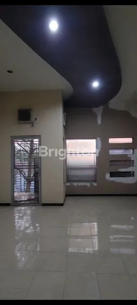 image RUKO 3 LANTAI DI TENGAH KOTA KEDIRI LOKASI STRATEGIS DEKAT DENGAN FASILITAS UMUM (5)