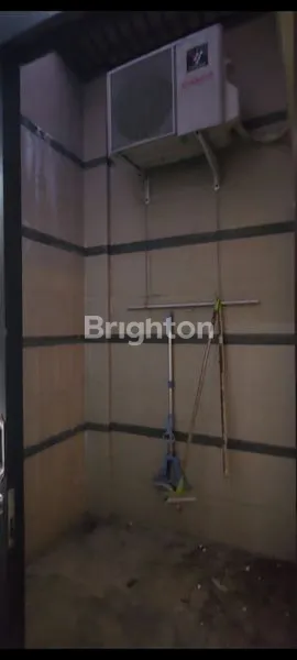 image RUKO 3 LANTAI DI TENGAH KOTA KEDIRI LOKASI STRATEGIS DEKAT DENGAN FASILITAS UMUM (7)