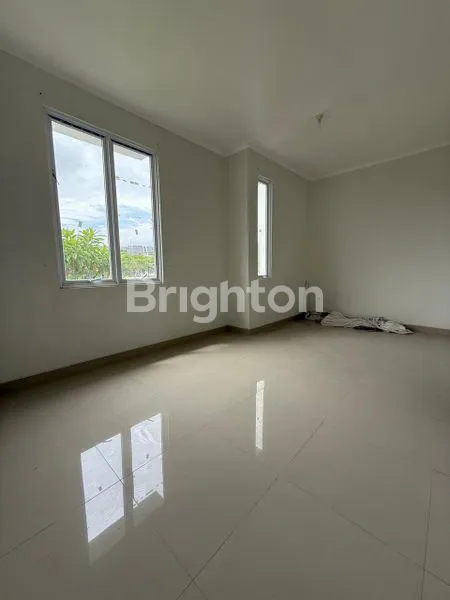 image TURUN HARGA  RUMAH 2 LANTAI  SIAP HUNI DI GRAND CITY. (2)