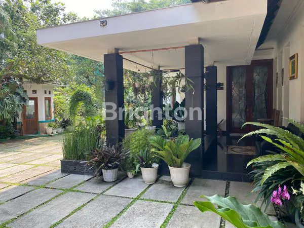 image JUAL RUMAH MEWAH SUTAMI BANDUNG (3)