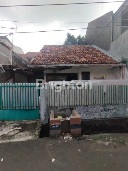 image DI JUAL CEPAT RUMAH TUA HITUNG TANAHNYA SAJA. DI RAWAMANGUN JAKARTA TIMUR (1)