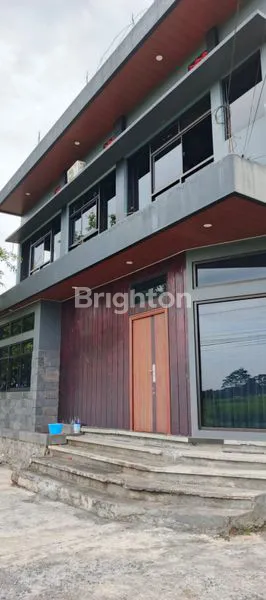 RUMAH VILLA DI PEGUNUNGAN KABUPATEN SEMARANG