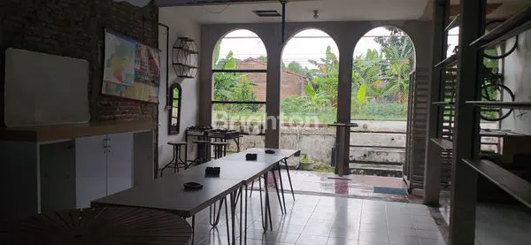 image EKS CAFE MURAH LOKASI STRATEGIS DI SLAWI TEGAL  (5)