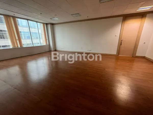 image DISEWAKAN RUANG KANTOR AREA PREMIUM SUDIRMAN JAKSEL (5)