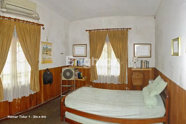 image RUMAH KAYU 2 LANTAI DIKELILINGI DENGAN TAMAN KEBUN YANG ASRI (6)