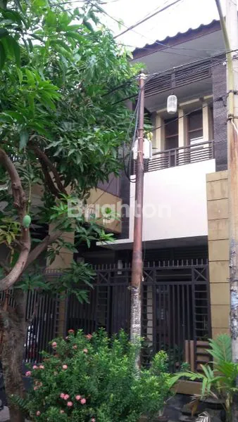 image RUMAH NYAMAN DI TENGAH KOTA (1)