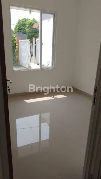 image TOWNHOUSE RUMAH BARU KPR DP 0% PAMULANG (5)