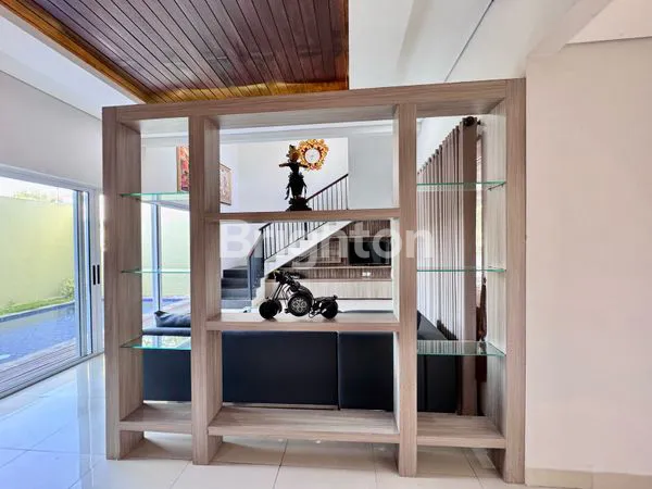 image VILLA 3 BEDROOM ONE GATE SYSTEM GOA GONG JIMBARAN VIE GWK (5)