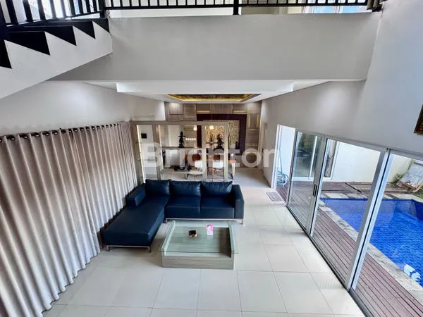 image VILLA 3 BEDROOM ONE GATE SYSTEM GOA GONG JIMBARAN VIE GWK (3)