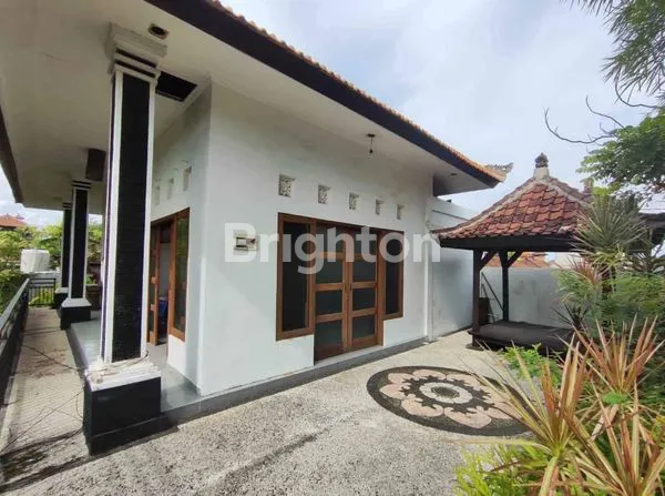 image VILLA DENGAN KEBUN LUAS DI KEROBOKAN (3)