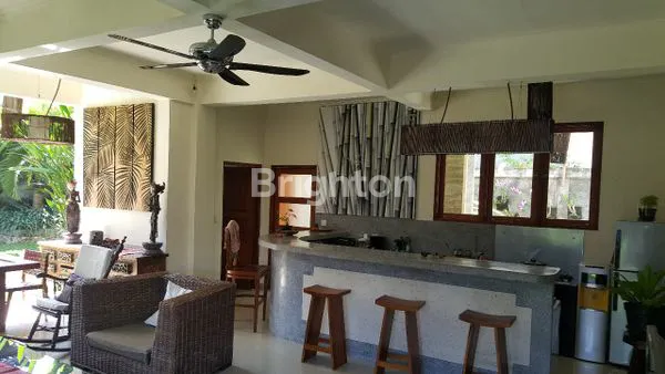 image VILLA DENGAN KEBUN LUAS DI KEROBOKAN (7)