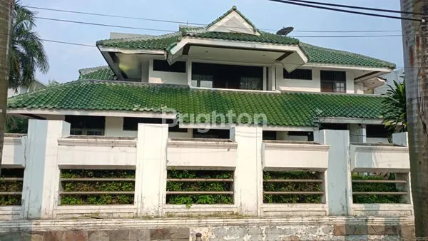 image RUMAH 2 LANTAI SIAP HUNI GREEN GARDEN (1)