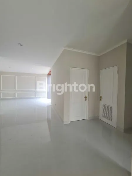 image RUMAH CANTIK SIAP HUNI DALAM CLUSTER KOTA WISATA DI AREA KOMERSIAL KOTA WISATA CIBUBUR (2)