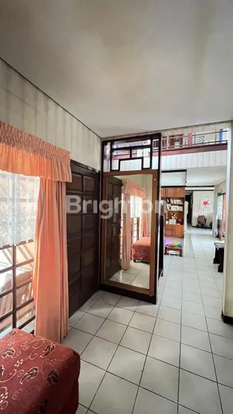 image RUMAH ASRI BERTAMAN LUAS DI BANDUNG UTARA (3)
