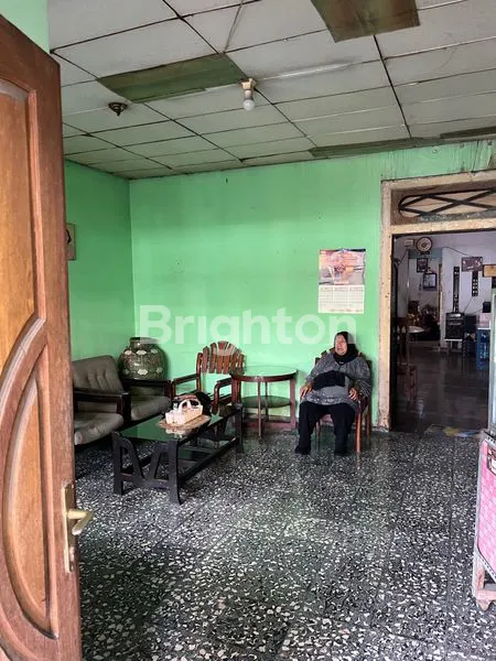 image RUMAH COCOK UNTUK USAHA KULINER ATAU TOKO – LOKASI STRATEGIS (3)