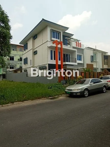 image RUMAH MEWAH FULL FURNISHED CENTRAL SUKAJADI BATAM (8)