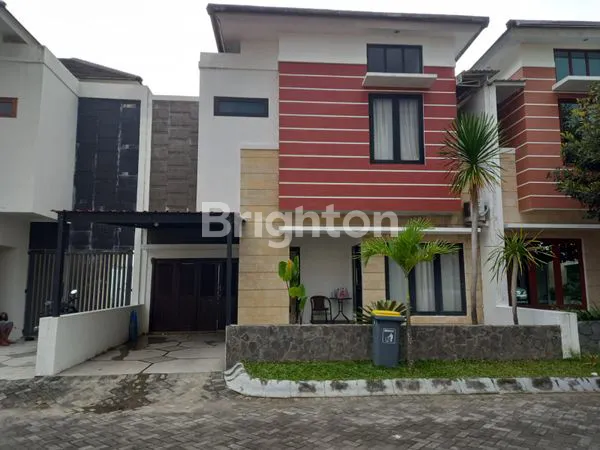 image RUMAH MEWAH LT 162M² DI KALASAN, YOGYAKARTA (1)