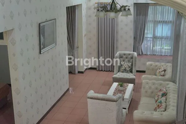 image RUMAH MEWAH BESAR DIKOTA DEPOK (4)