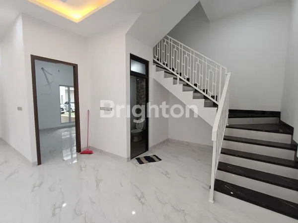 image RUMAH MEWAH 2 LANTAI (5)