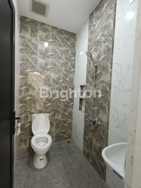 image RUMAH MEWAH 2 LANTAI (7)