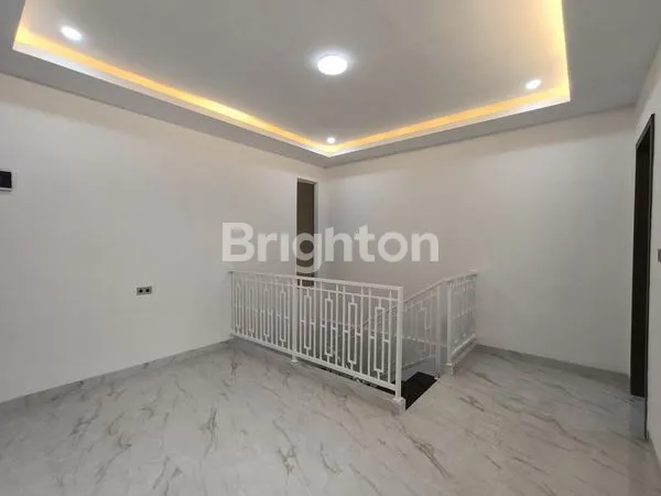 image RUMAH MEWAH 2 LANTAI (8)