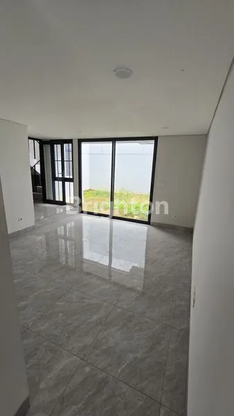 image DI JUAL RUMAH MEWAH 2 LT SIAP HUNI DI GREENWICH AETHER BSD (6)