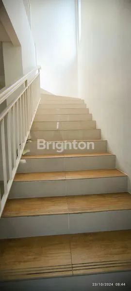 image RUMAH STRATEGIS ASRI SANGAT DEKAT DENGAN PINTU TOLL DAN SEKOLAH DI KOTA BOGOR (7)