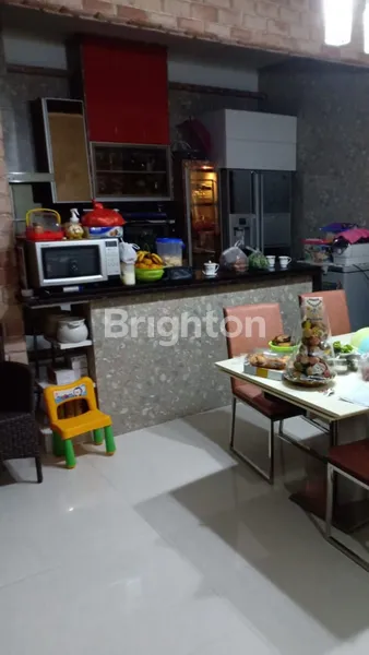 image RUMAH MEWAH BEDUGUL DAAN MOGOT SEMI FURNISH 2 LANTAI (2)