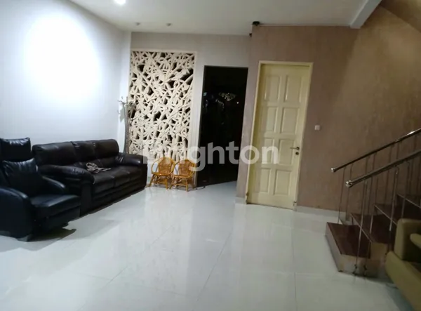 image RUMAH MEWAH BEDUGUL DAAN MOGOT SEMI FURNISH 2 LANTAI (7)