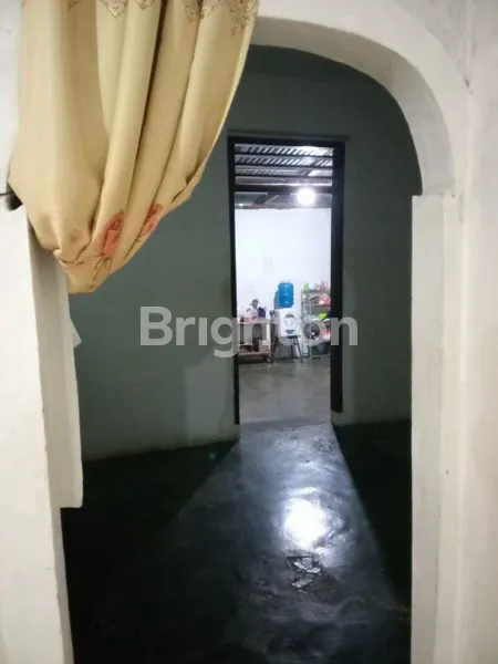 image RUMAH BESAR DEKAT PASAR BESAR (2)
