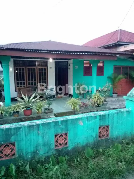 image RUMAH BESAR DEKAT PASAR BESAR (7)