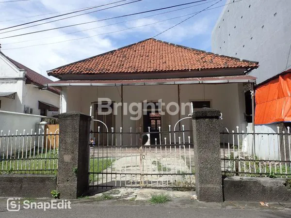 image MURAH!! RUMAH LAMA TENGAH KOTA JL. KALISARI BENTUK TANAH NGANTONG COCOK UNTUK RUMAH KOST/GUDANG/USAHA, SHM BISA KPR (1)