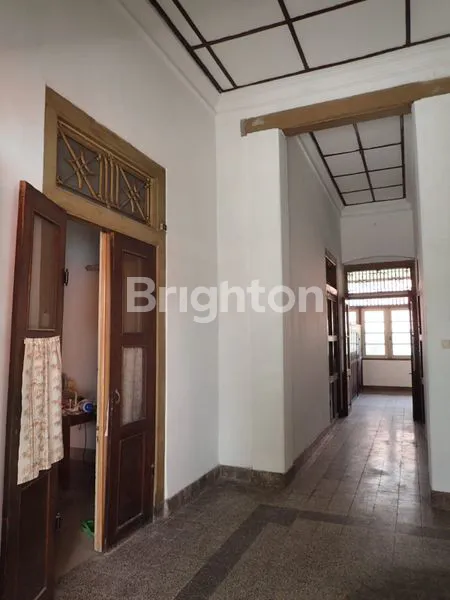 image MURAH!! RUMAH LAMA TENGAH KOTA JL. KALISARI BENTUK TANAH NGANTONG COCOK UNTUK RUMAH KOST/GUDANG/USAHA, SHM BISA KPR (2)