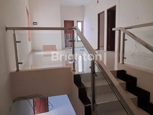 image RUKO/RUKAN SELANGKAH KE PUSAT KOTA DI JL. RESIDEN SUDIRMAN, TANAH NGANTONG (HOKKY) 3 LANTAI HADAP TIMUR, ROW JALAN DOUBLE WAY COCOK UNTUK KANTOR/KLINIK/PRAKTEK DOKTER/TEMPAT LES (2)