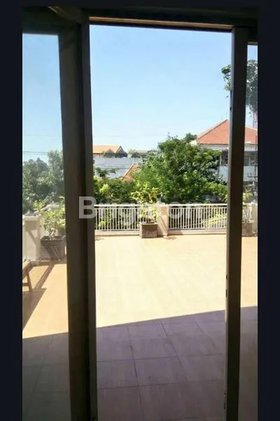 image RUKO/RUKAN SELANGKAH KE PUSAT KOTA DI JL. RESIDEN SUDIRMAN, TANAH NGANTONG (HOKKY) 3 LANTAI HADAP TIMUR, ROW JALAN DOUBLE WAY COCOK UNTUK KANTOR/KLINIK/PRAKTEK DOKTER/TEMPAT LES (5)