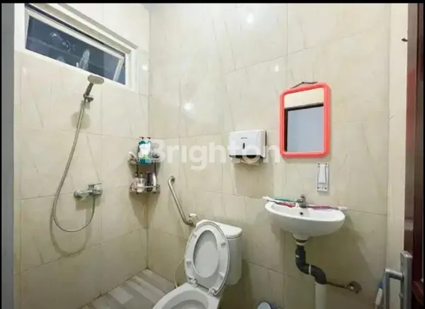 image RUMAH CANTIK SELANGKAH MERR BARUK RUNGKUT (6)